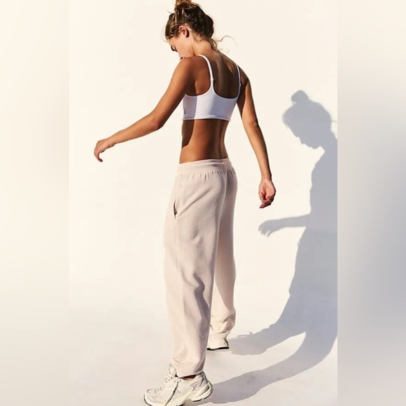 *NWOT* Free People Movement Playbook Jogger Sweatpants in Tofu - Picture 5 of 8